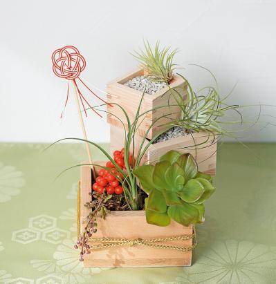 簡単おしゃれな【お正月飾り＆フラワーアレンジ】生花や造花で年始に彩りをプラス（サムネイル画像4）