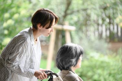 老人ホームは親不孝？親の【高齢者施設入居】我が家の場合「みずから施設入居を決めた父…」