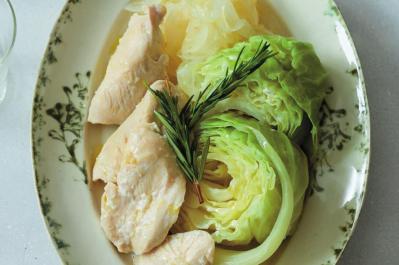 鶏むね肉がふっくらジューシー！「鶏むね肉とキャベツのハーブ蒸し」疲労回復と集中力もアップ（サムネイル画像3）