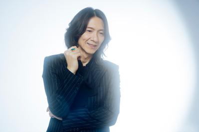 「誰しもが人生の締め切りに追われて、やらなきゃいけないことがある」ロックミュージシャン・吉井和哉さんが語る“生きる”とは？（サムネイル画像3）