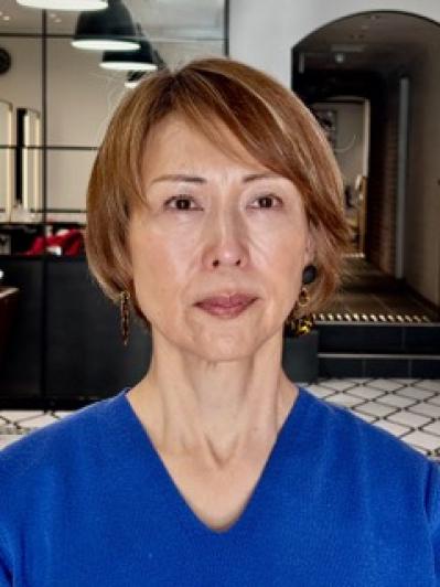 50代におすすめの【2026年最旬ショートヘア】2選。ハイライトで立体感をプラス！（サムネイル画像2）