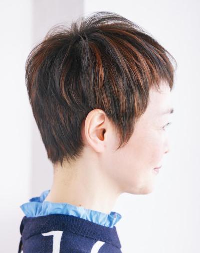 50代におすすめの【2026年最旬ショートヘア】2選。ハイライトで立体感をプラス！（サムネイル画像9）
