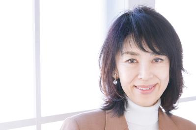 50・60代の髪悩み「白髪とボリュームダウン」を解消する【ミディアムパーマスタイル】2選（サムネイル画像）