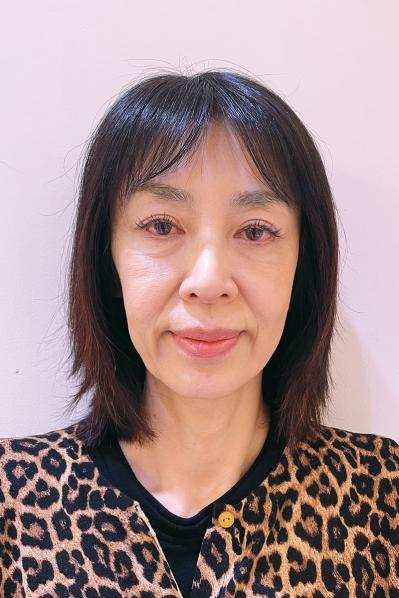 50・60代の髪悩み「白髪とボリュームダウン」を解消する【ミディアムパーマスタイル】2選（サムネイル画像8）