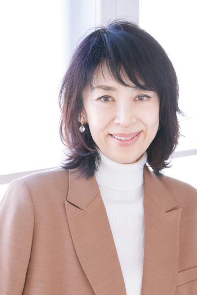 50・60代の髪悩み「白髪とボリュームダウン」を解消する【ミディアムパーマスタイル】2選（サムネイル画像9）