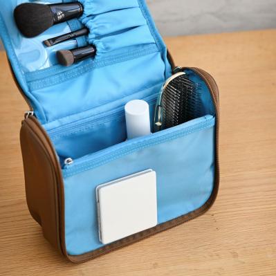 期間限定・購入者特典決定！人気YouTuberのヘアメイク職人・化け子さん監修トラベルポーチ（サムネイル画像3）