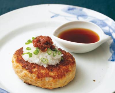 【三國シェフ】流のひと手間で劇的においしくなる！ 肉の定番おかず2選「鶏の水炊き／和風おろしハンバーグ」（サムネイル画像4）