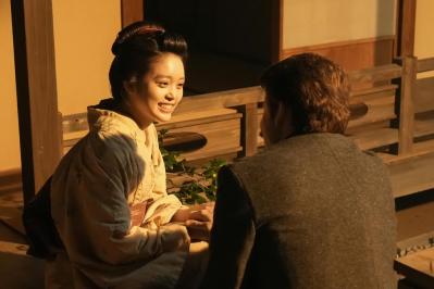 【ばけばけ】大告白を見届ける羽目に…錦織（吉沢亮）の“所在なさ”にクスッ。引きの映像が光る名シーン（サムネイル画像3）