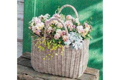 フローラ黒田園芸【黒田健太郎さん】の冬の寄せ植えアイディア。バスケット、ジョウロを使って遊び心をプラス！