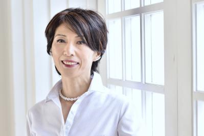 ヒット曲を連発するも歌手活動休止【庄野真代さん・71歳】「まぁ、いいか」は、人にも自分にもやさしくなれる、魔法の言葉