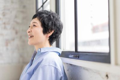 意外な「背中ケア」で温活効果を最大化しよう！「椅子に座る」だけでできる必見メソッド（サムネイル画像）