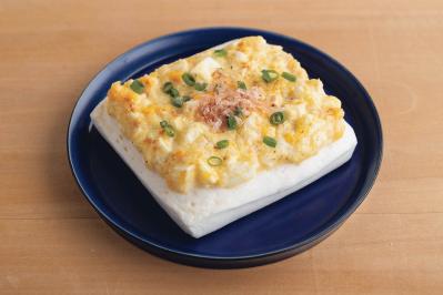 のっけるだけで完成！ たんぱく質がしっかりとれる！【はんぺん】の簡単おかず2選「ハムエッグ／タルタルソース焼き」（サムネイル画像）