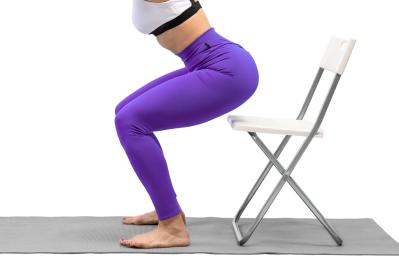 膝や股関節に不安のある人こそオススメ「3秒筋トレ」。驚きのメカニズムと初心者向け実践方法（サムネイル画像）