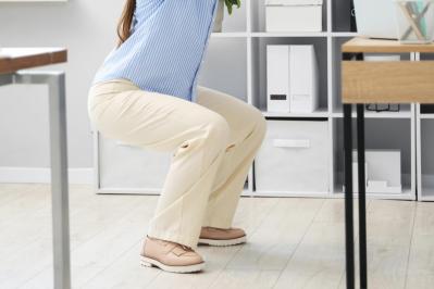 膝や股関節に不安のある人こそオススメ「3秒筋トレ」。驚きのメカニズムと初心者向け実践方法（サムネイル画像4）