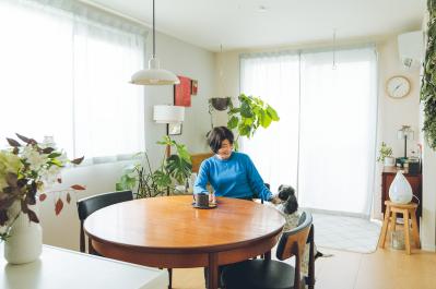 60代ブロガー、人生初のひとり暮らしは2LDKの賃貸マンション「テーマは”身軽”です」（サムネイル画像）