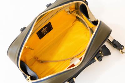 【50代からのハンドバッグ＆ボストンバッグ】スタイリストが厳選！どんな服でも品よく見せる名品バッグ（サムネイル画像7）