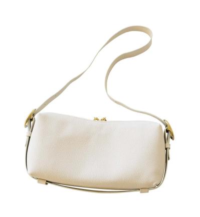 お出かけはこれ1つでOK！【50代からのショルダーバッグ6選】おしゃれも収納力もバッチリな逸品（サムネイル画像4）