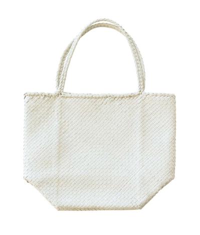 A4が入るのに上品【最旬トートバッグ4選】スタイリストが50代以上にすすめる名品とは？（サムネイル画像4）