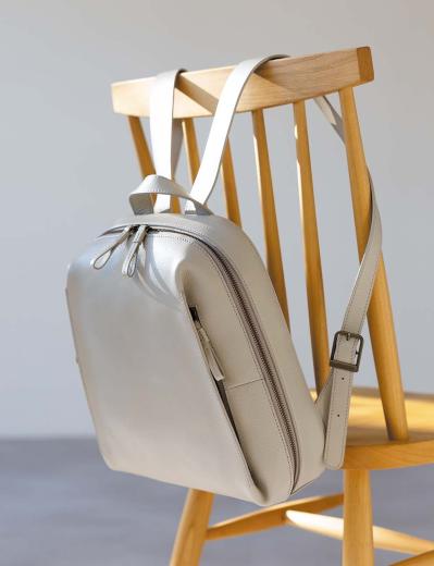 エレガント＆機能性バツグン！ 【50代からのバックパック】街歩きにも小旅行にも◎（サムネイル画像6）