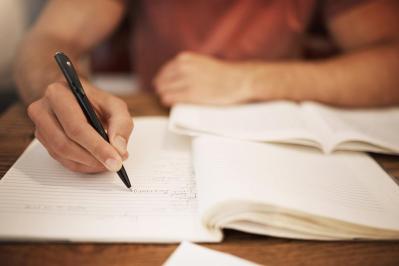 【意外なデビュー秘話】上野千鶴子は公募23回落ちてもなぜ折れない？「ガラスの天井」を越える生き方のコツ