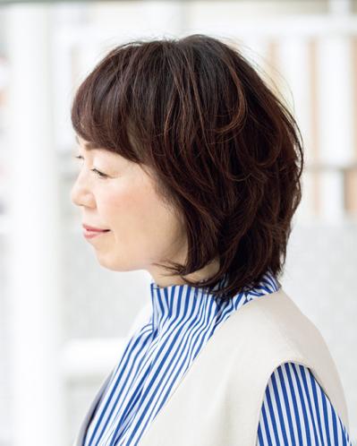 フェミニンさがたまらない！【大人のふんわりミディアムヘア】2選。人気サロン「えがお美容室」テルイタカヒロさんが提案（サムネイル画像3）