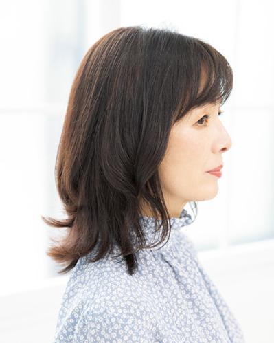 大人世代のきれいを作る！ 最旬【くびれミディアムヘア】2選。人気サロン「apish kokubunji」が提案（サムネイル画像3）
