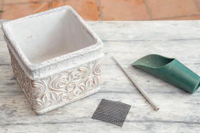 人気ガーデナー土谷ますみさんが作り方を伝授【小さなアジサイの寄せ植え】同系色でまとめてやさしげな印象に（サムネイル画像7）