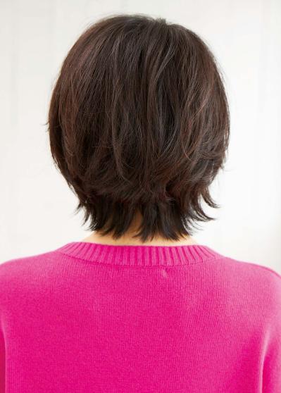小顔効果が期待できる！【ひし形シルエット】の大人ミディアムヘアスタイル2選（サムネイル画像4）