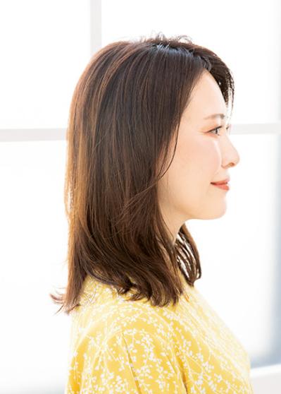 やわらかい髪の人におすすめ！レイヤーでふんわりがかなう【大人のミディアムヘア】2選（サムネイル画像6）