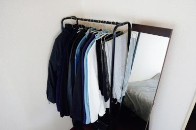 持たない暮らし歴10年/器は5つ。300着から22着へ。生活コストを下げて時間をつくる［ミニマリストsinさん］（サムネイル画像8）