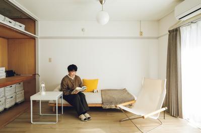 団地2DK40㎡、持ち物は「原付に載る量」だけ。“何にも縛られない暮らし”の実例（サムネイル画像）