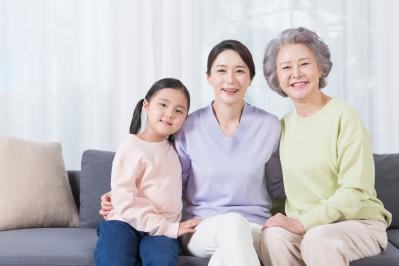 母から娘へ、今伝えたい本音──「ちょうどいい距離」でも胸にしまう感謝と願いとは【読者アンケート】