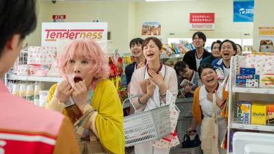 中島健人さん主演【コンビニ兄弟】次回の写真、あらすじを公開！ 第7話「恋の考察をグランマと。桃のタルトを添えて」のストーリー展開は？（ネタバレあり）（サムネイル画像2）