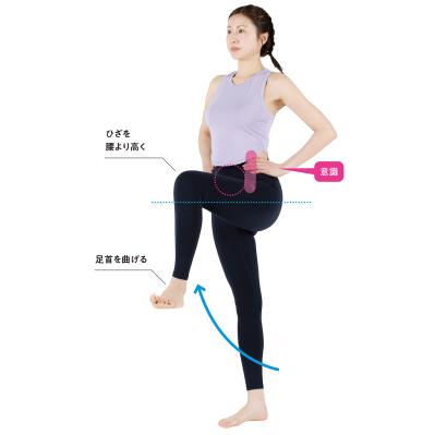 上り階段の「しんどい」をピンポイントでケア！50代から始める「片ひざ上げ」で腸腰筋を鍛える（サムネイル画像2）