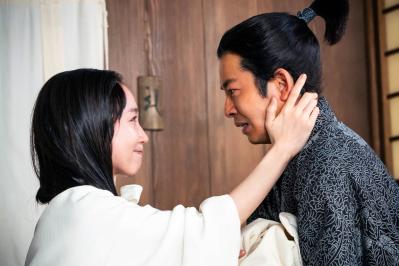 【豊臣兄弟！】最後の力を振り絞り、戦場へと向かう竹中半兵衛（菅田将暉）。荒木村重（トータス松本）のクズ男ぶりも見もの！（サムネイル画像5）