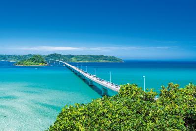【山口・角島】白い砂浜とエメラルドグリーンの海へ。角島大橋でつながる涼感アイランド旅（サムネイル画像）