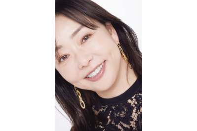 60代からのアイメイクは「色を引き算、ツヤを足し算」“奇跡の69歳”天野佳代子さん直伝