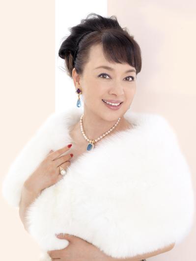 紅白歌合戦、あの歌手の豪華巨大衣装はジュディ・オングが原点だった！？「魅せられて」からのインスピレーションで誕生（サムネイル画像4）