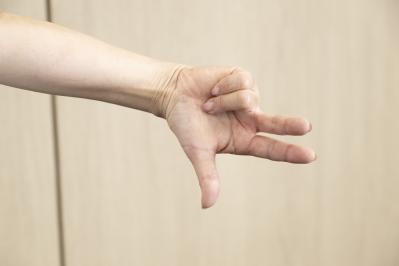 72歳・デューク更家の「健康になる歩き方」レッスン。合言葉は「気がついたら100歳だった！」（サムネイル画像12）