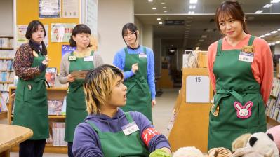 NHK夜ドラ【税金で買った本】第14回のあらすじは？ ヤンキー高校生・石平（奥平大兼）に近づく不気味な足音は…（ネタバレあり）（サムネイル画像2）