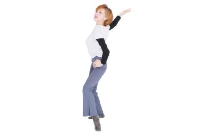 74歳で踊り、歌い、走り続ける【小柳ルミ子さん】の毎日習慣：ストレッチと食事でしなやかな体を保つコツ