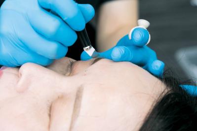 薄眉で眉が決まらない62歳が体験！ 医療アートメイクで「似合う眉」を手にいれるまで（サムネイル画像8）