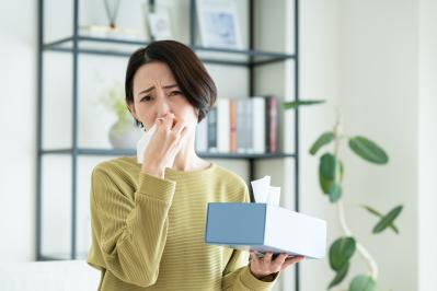 長引く咳やじんましん、「年齢のせい」で片づけないで。大人になって増える【かくれアレルギー】とは