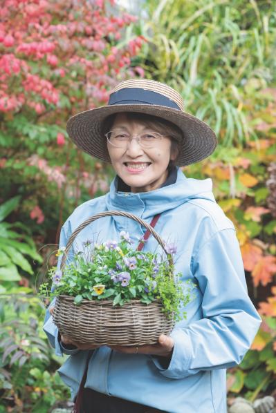 冬も休まずに咲くビオラで長く楽しむ！ 人気園芸家・土谷ますみさんの秋の寄せ植え2種（サムネイル画像2）