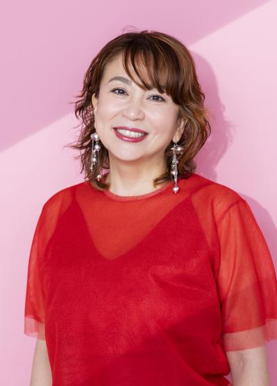 「最近、顔が老けてきた」と感じたら。50歳でYouTuberに転身したSHOKO.さんが教える「今の私が一番キレイ」になる美容習慣（サムネイル画像2）