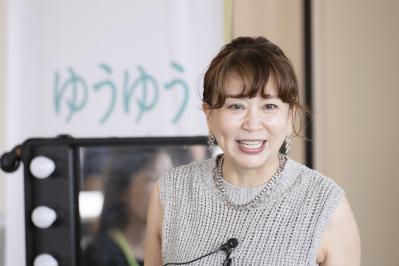 「最近、顔が老けてきた」と感じたら。50歳でYouTuberに転身したSHOKO.さんが教える「今の私が一番キレイ」になる美容習慣（サムネイル画像）