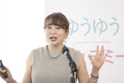 「最近、顔が老けてきた」と感じたら。50歳でYouTuberに転身したSHOKO.さんが教える「今の私が一番キレイ」になる美容習慣（サムネイル画像5）