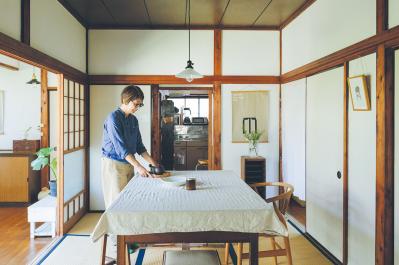 51歳で離婚して葉山の古民家へ。桐野恵美さんが選んだ平屋の「小さい暮らし」再スタートの整え方