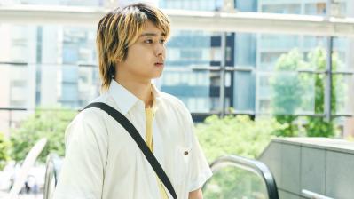 NHK夜ドラ【税金で買った本】第27回のあらすじは？ 紀一（奥平大兼）、久しく会っていなかった父（平山浩行）を見つけ、あとを追うと…（ネタバレあり）（サムネイル画像3）