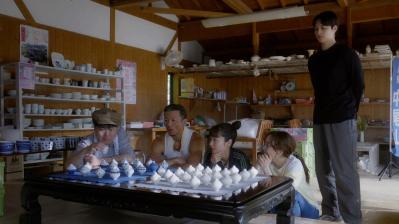 NHK夜ドラ【青の花 器の森】第4回のあらすじは？ 龍生（一ノ瀬颯）からの思いがけない差し入れに驚く青子（松井玲奈）（ネタバレあり）（サムネイル画像4）